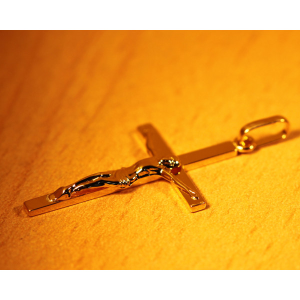 Pendentif croix et Christ en or jaune 18 carats