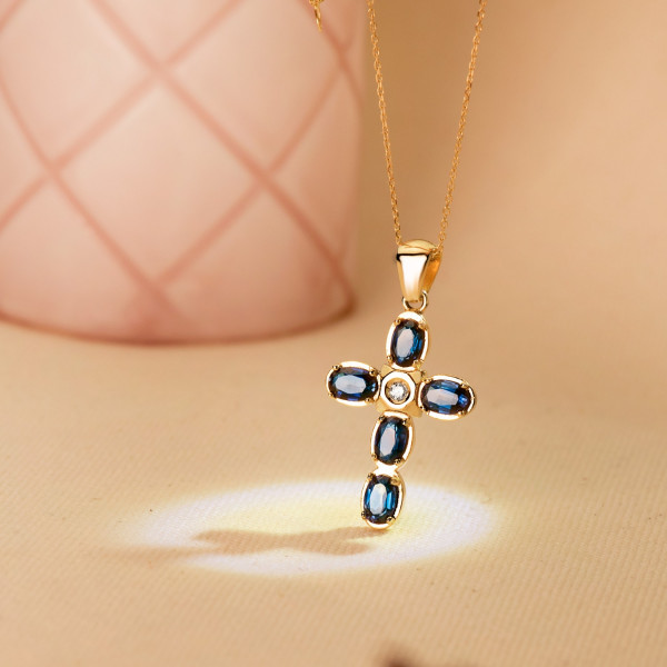 Pendentif croix or 18 carats, saphirs et diamant 0,045 carat