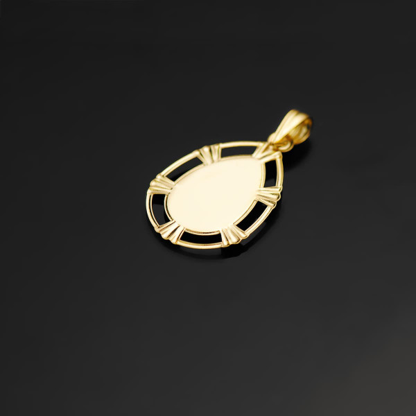 Pendentif "vierge" en or jaune 18 carats