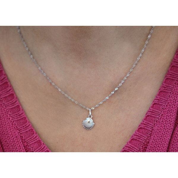 Pendentif en or 18 carats "coquille Saint-Jacques"