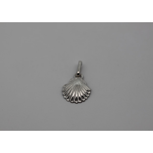 Pendentif en or 18 carats "coquille Saint-Jacques"
