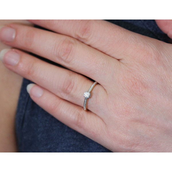 Solitaire diamant 0,27 carat et or jaune 18 carats