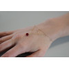 Chaine de main or jaune 18 carats "grenat rouge"