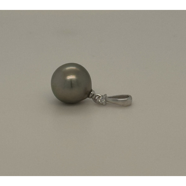 Pendentif or 18 carats, perle de Tahiti 9/10 mm et diamant 0,010 carat