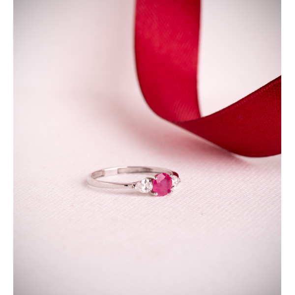 Bague diamant de synthèse 0,29 carat, rubis et or 18 carats