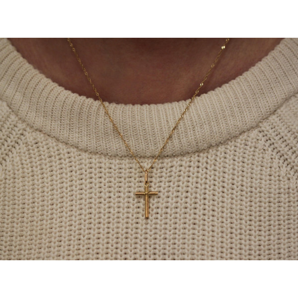 Pendentif croix en or jaune 18 carats