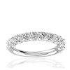 Alliance or blanc 18 carats et demi-tour diamants 1,10 carat