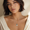 Chaine et pendentif topaze "Blue London", calcédoine verte et or blanc 18 carats