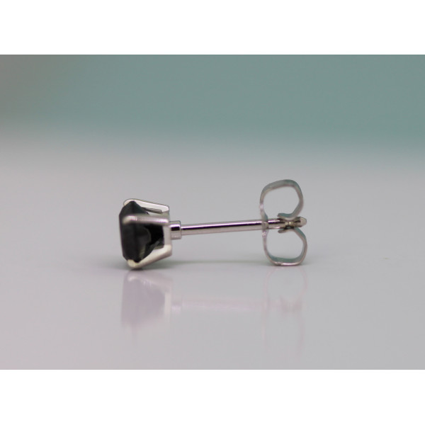 Clous d'oreilles or blanc 18 carats et diamant noir 0,60 carat
