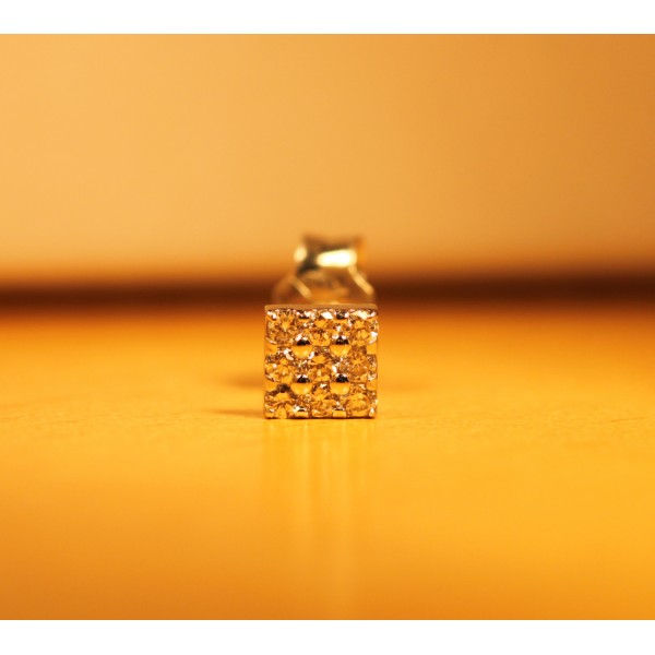 Boucle d'oreille homme or blanc et diamant 0,03 carat.