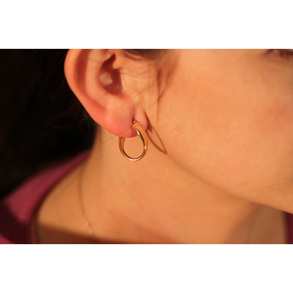 boucles d'oreilles femme créoles vrillées or jaune 18 carats de diamètre 35 mm