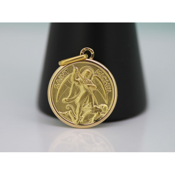 médaille religieuse or jaune 18 carats Saint-Michel