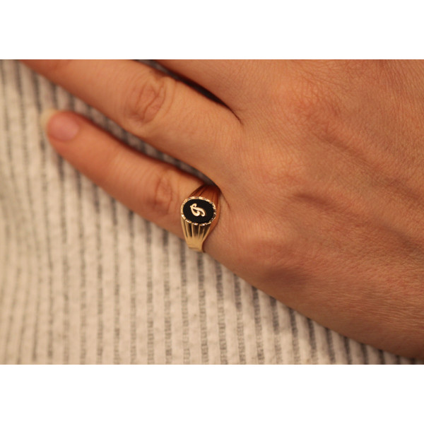 Chevalière or 18 carats et onyx personnalisable pour femme