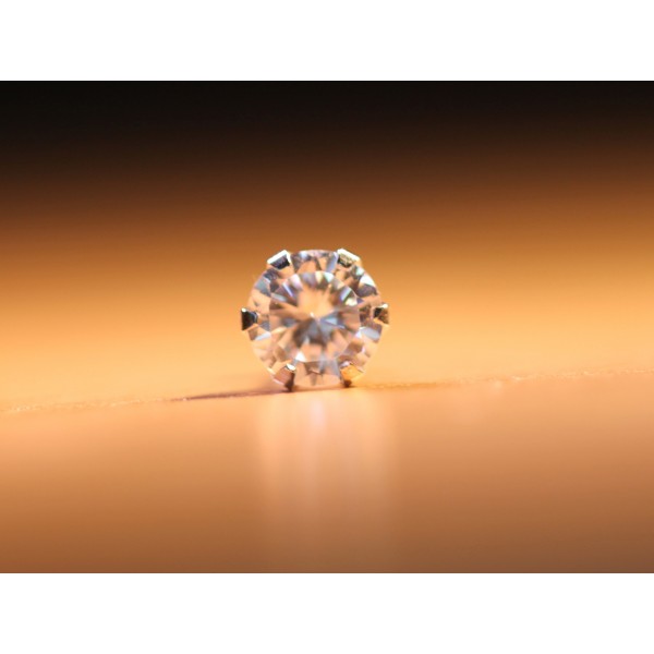 boucle d'oreille en or blanc 18 carats zirconium