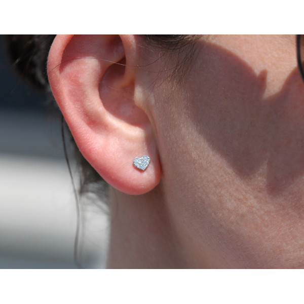 Puces d'oreilles or 18 carats cœur et diamant 0,15 carat
