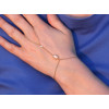 Chaine de main or blanc 18 carats , perle et camée